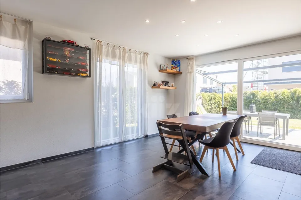 Belle maison contemporaine avec jardin et deux terrasses
