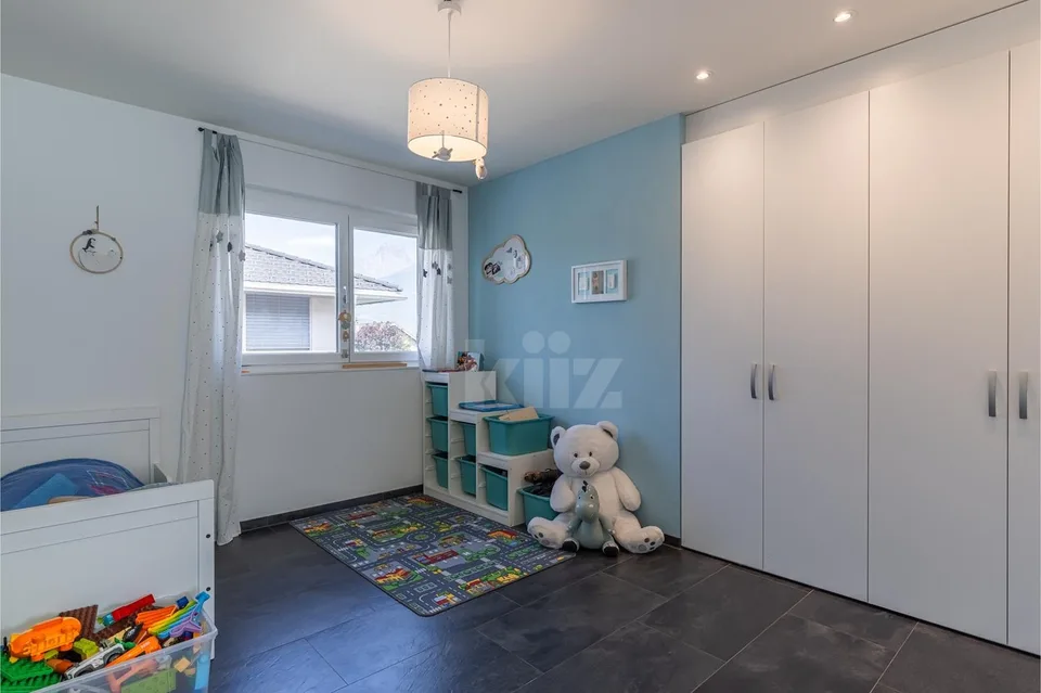 Bella casa contemporanea con giardino e due terrazze – foto 10 di 13