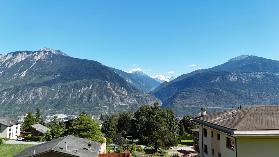 Meraviglioso appartamento di 4,5 locali con vista sulle montagne a Venthône