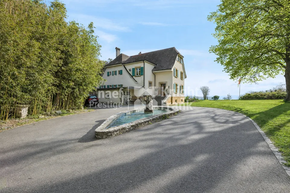 Magnifique maison de maître pieds dans l'eau