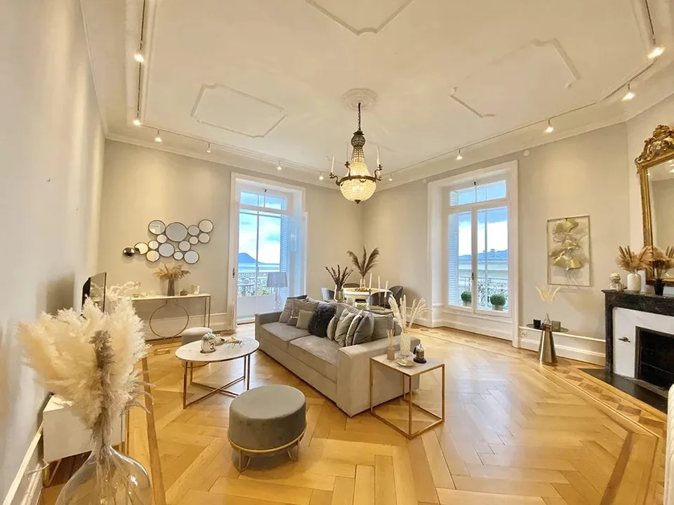 Sehr schönes 3-Zimmer-Apartment mit hohem Decken