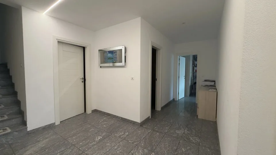 Villa d'exception à Chalais avec potentiel de rendement – photo 7 sur 13