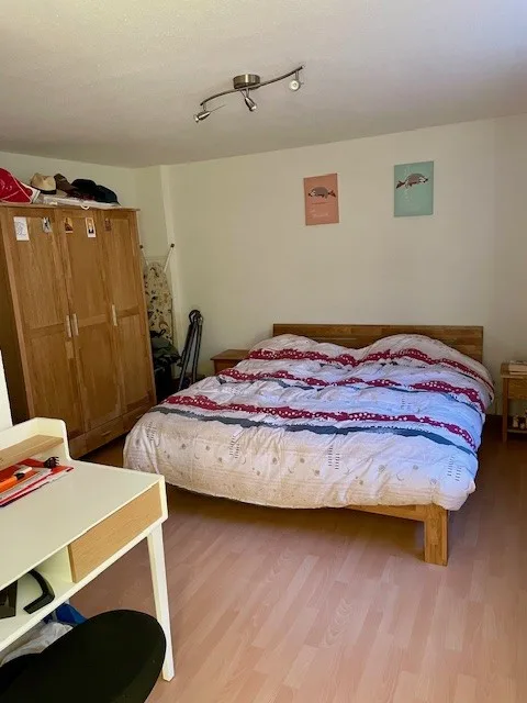 Gebäude mit 3 Wohnungen in Fully