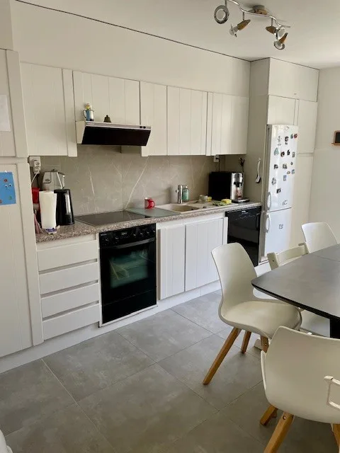 Gebäude mit 3 Wohnungen in Fully