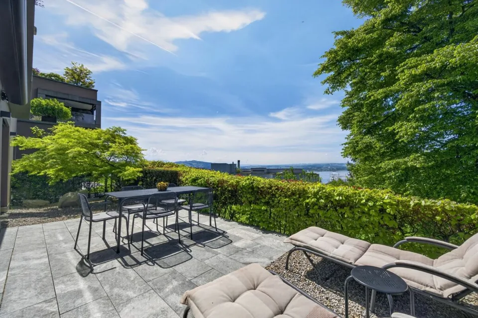 ELEVATED LIVING - Zug