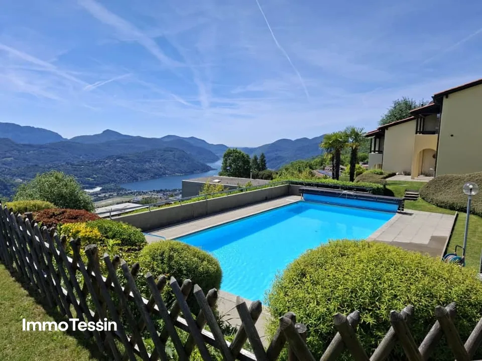 Appartamento meraviglioso con vista fantastica sul Lago di Lugano e piscina nella Residenza Bellavista Cademario vicino a Lugano