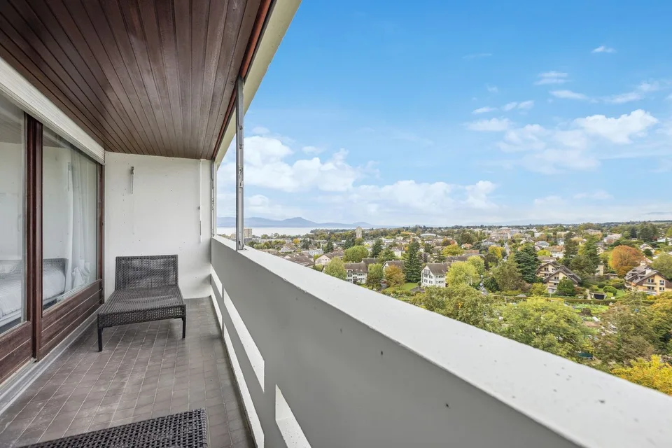 Spacieux appartement de 5.5 pièces avec vue magnifique sur la ville et