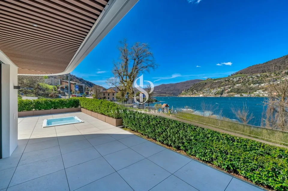 Nuova villa con vista lago