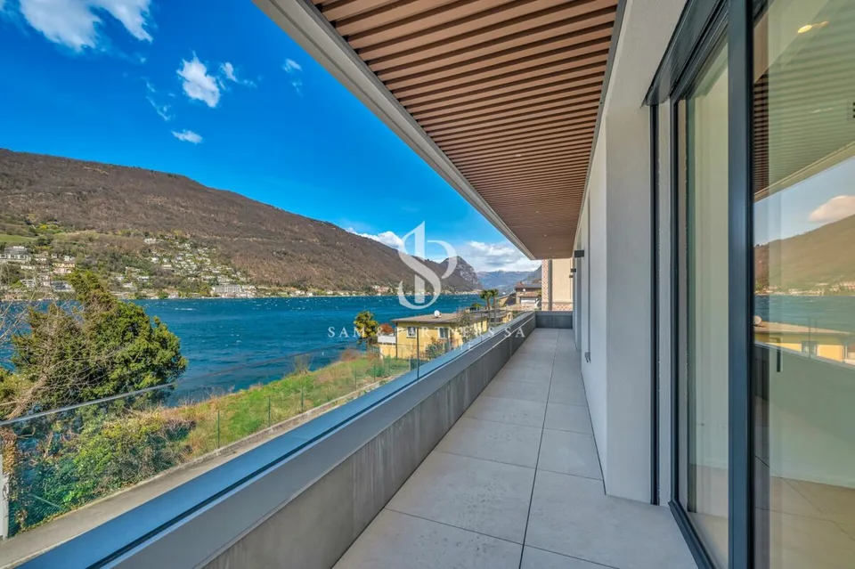 Nuova villa con vista lago
