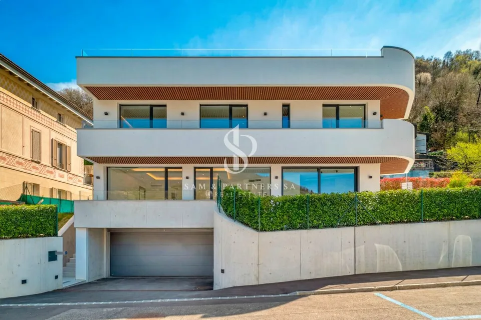 Nuova villa con vista lago