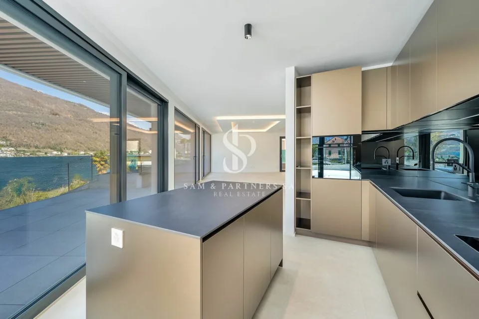 Nuova villa con vista lago – foto 11 di 17