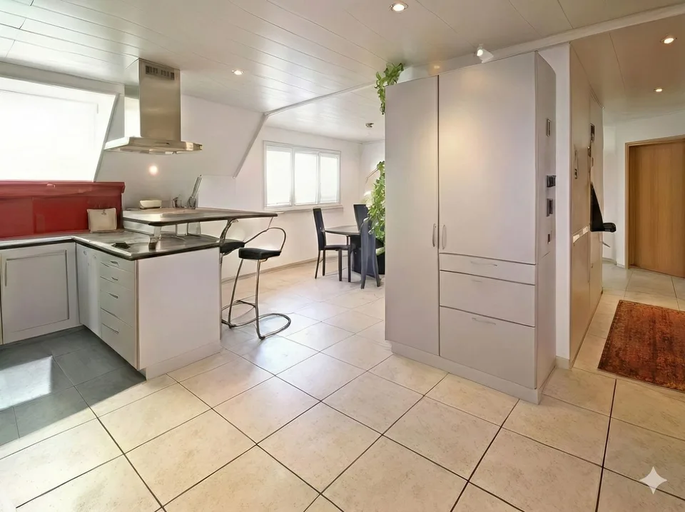 Prestigieux Duplex 5.5 pces "Pieds dans l'eau" avec Salle d'Escalade – Foto 17 von 21