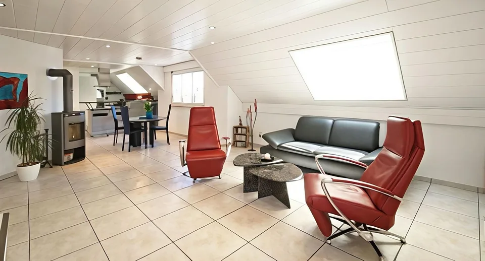 Prestigieux Duplex 5.5 pces "Pieds dans l'eau" avec Salle d'Escalade – Foto 21 von 21