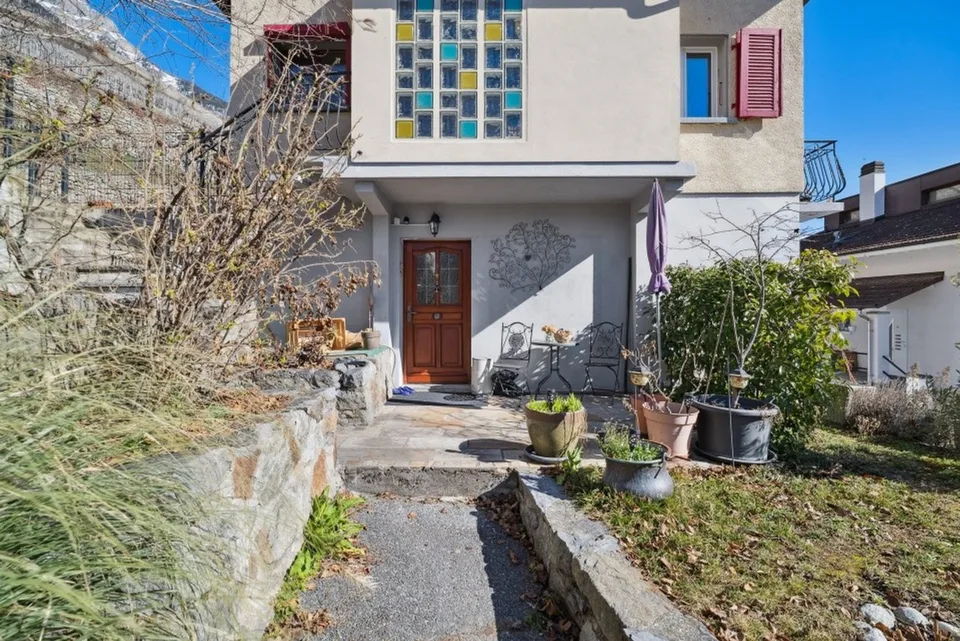 Zweifamilienhaus zur Renovierung