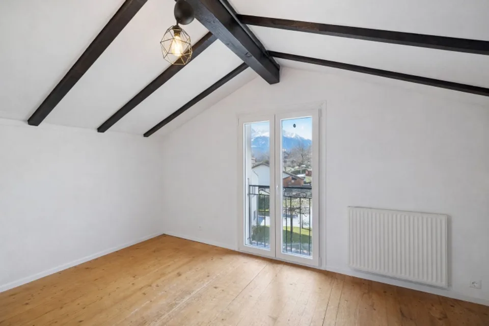 Zweifamilienhaus zur Renovierung – Foto 10 von 11