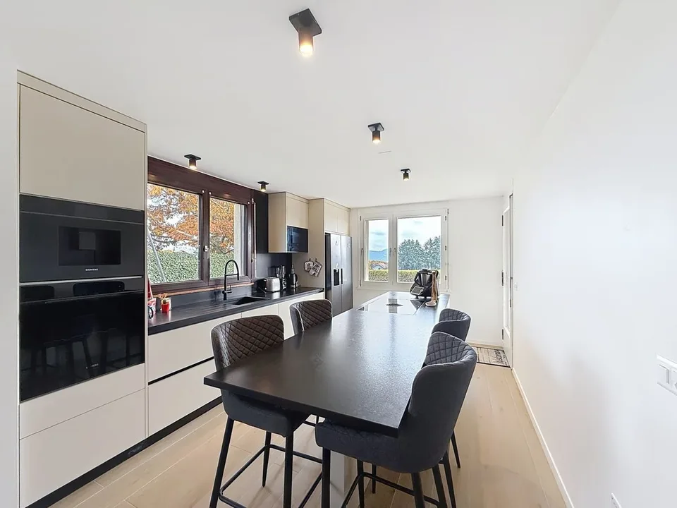 Savigny - House with 2 apartments