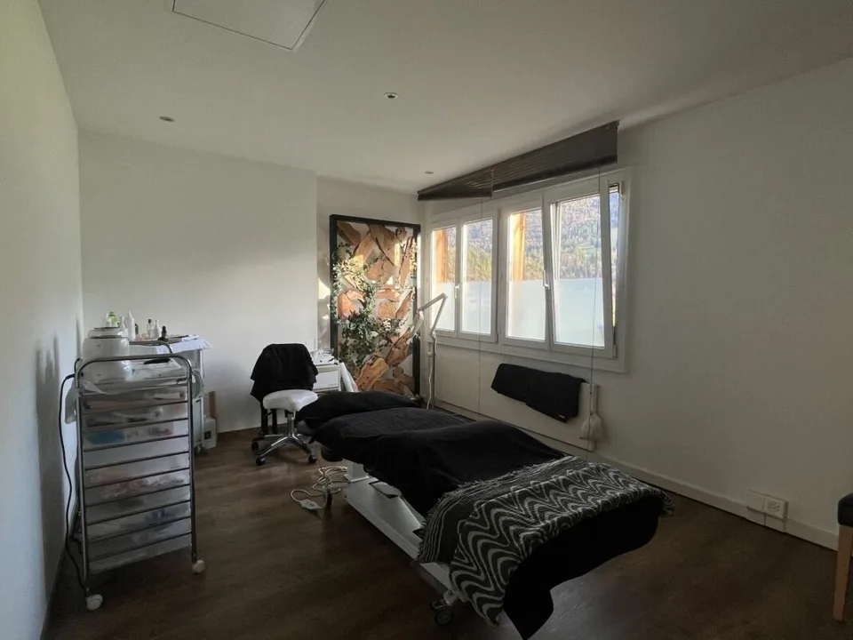 Building with 3 apartments