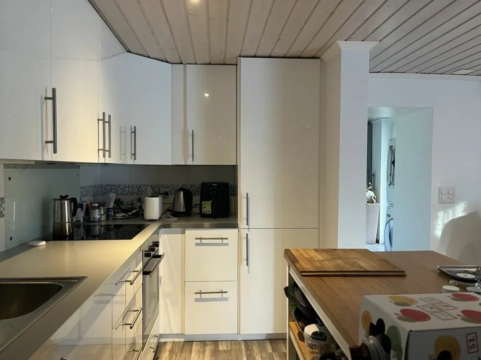 Building with 3 apartments