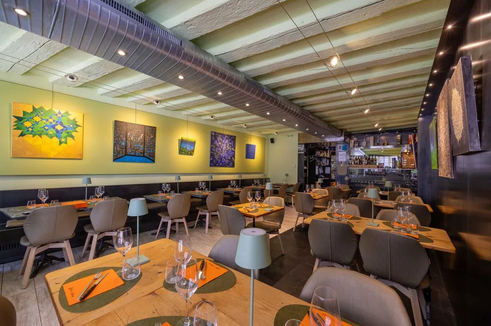 Ristorante rinomato nel cuore della vecchia città - vendita con le mura