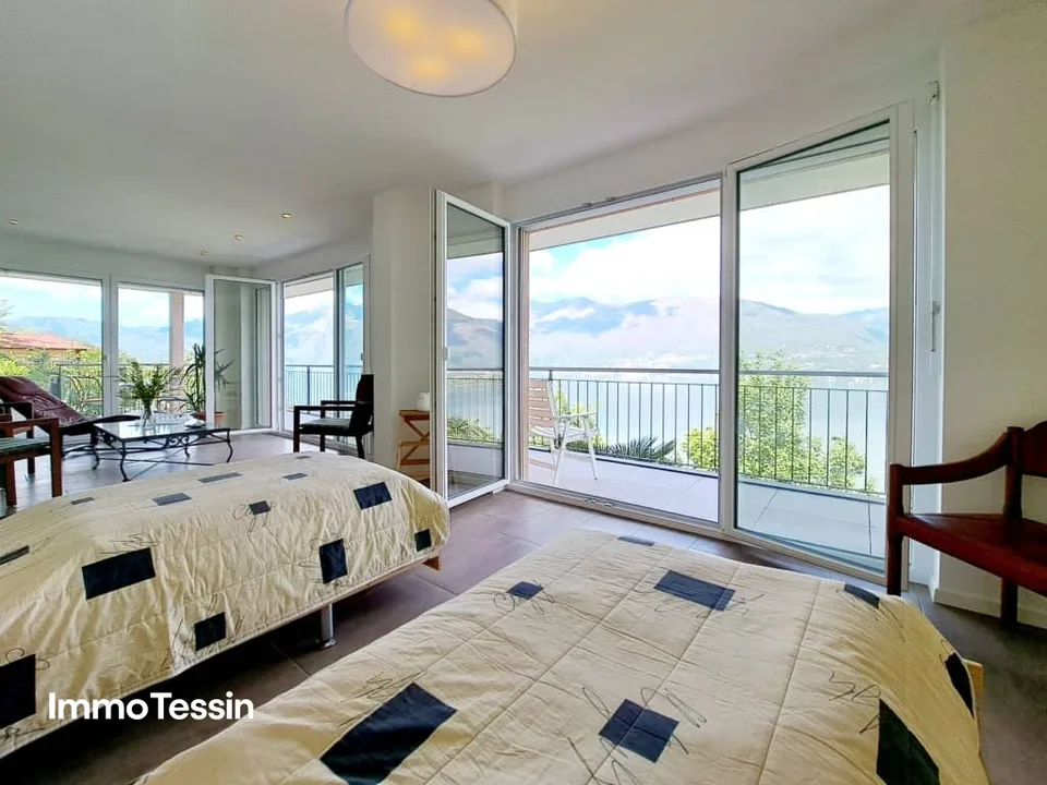 SELTENHEIT: Moderne 5 1/2 Zimmer Villa & Bauland mit einmaliger Seesicht auf den Lago Maggiore so weit das Auge reicht – Foto 12 von 13