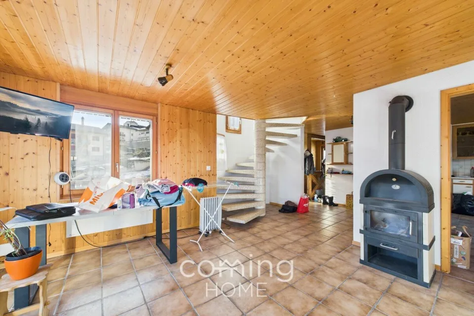 Vivere e costruire a Mund - Chalet di 5,5 locali con giardino e quattro lotti edificabili W2
