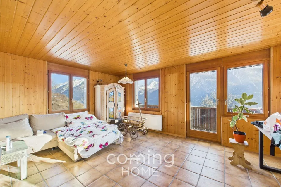 Vivere e costruire a Mund - Chalet di 5,5 locali con giardino e quattro lotti edificabili W2