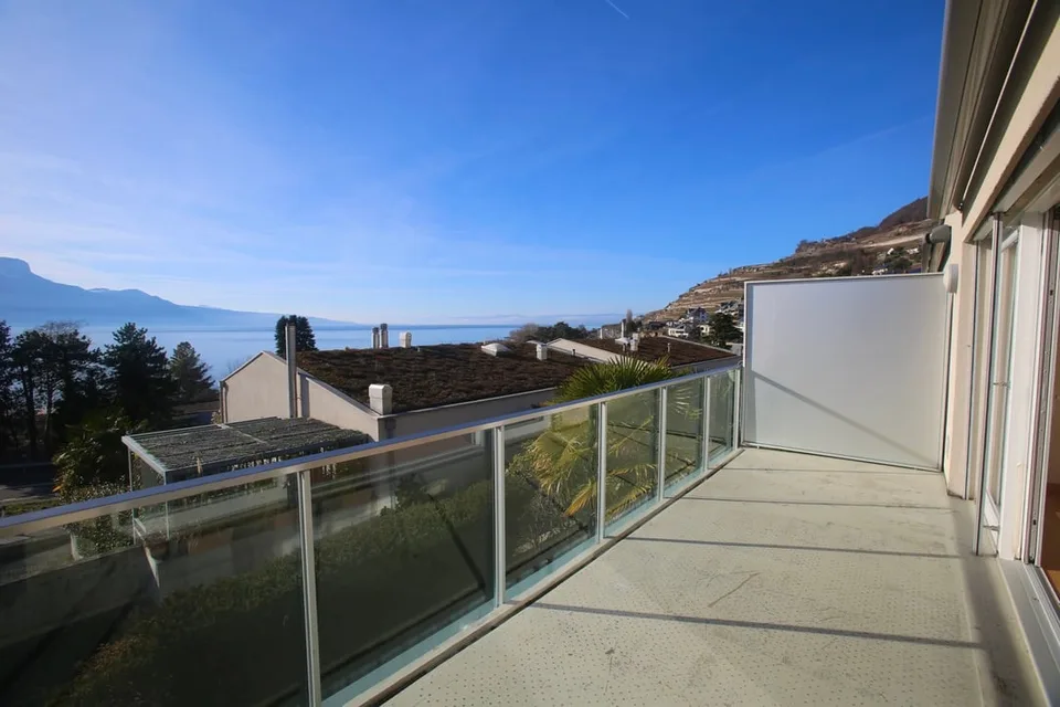 Casa bifamiliare moderna di 5 locali con vista mozzafiato sul lago e le montagne a Corseaux