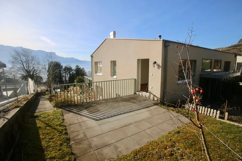 Modern 5-Room Bifamiliar House with Stunning Lake and Mountain Views in Corseaux