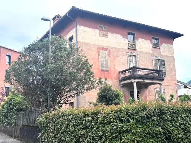 Villa d'Epoca d'imparagonabile bellezza nella prestigiosa zona di Montarina