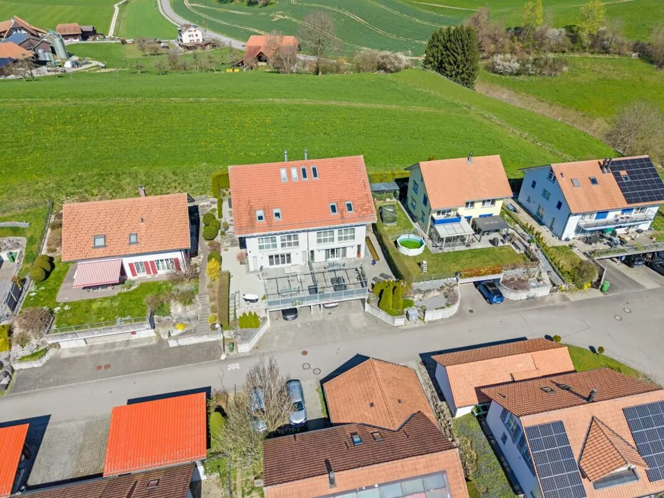 7.5-Zi. Doppelhaushälfte an sonniger Lage