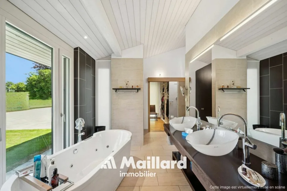 Exklusives Anwesen mit Pool und Panoramablick auf den See – Foto 12 von 19