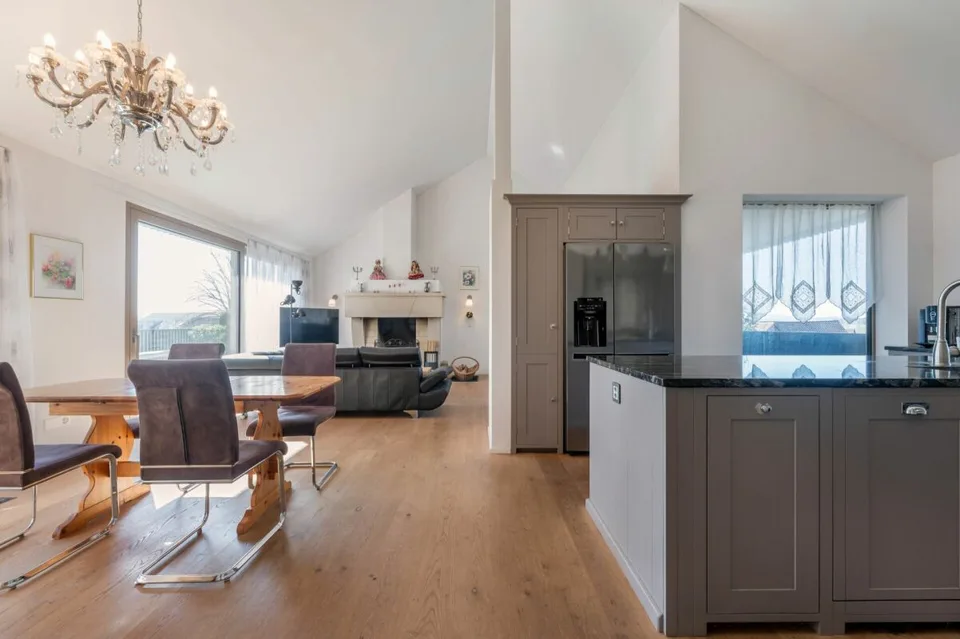 MODERNE 5,5-ZIMMER-ATTIKA | SONNIG | AUSSICHT