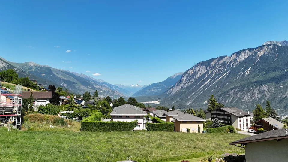 Magnifique appartement de 4.5 pièces avec vue sur les montagnes à Venthône – photo 8 sur 8