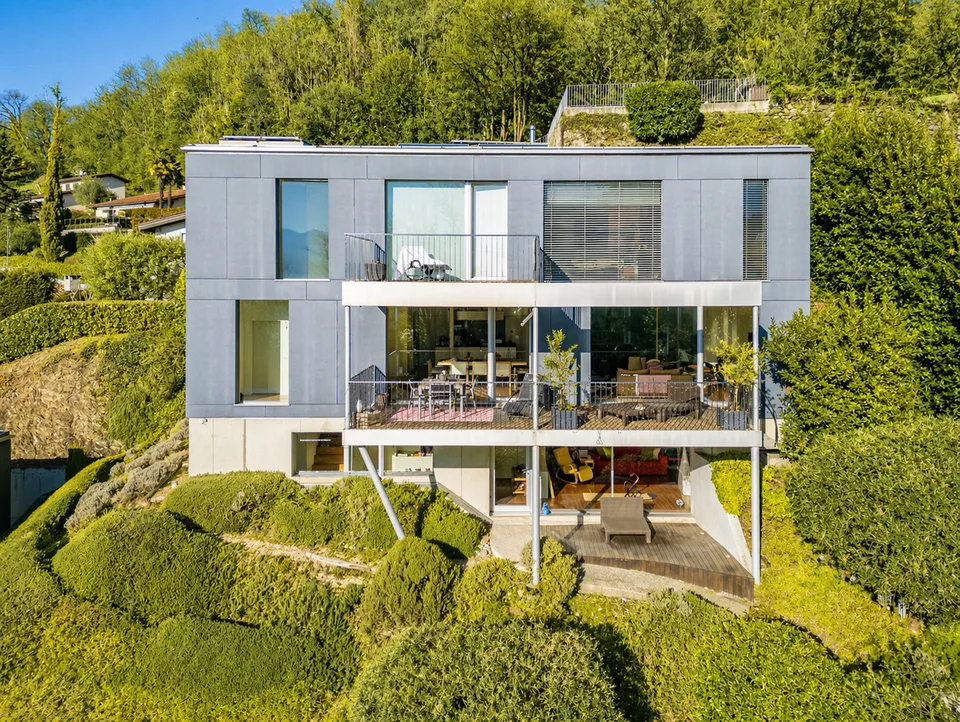 Residenza Twin Lake - Villa moderna con piscina e vista lago