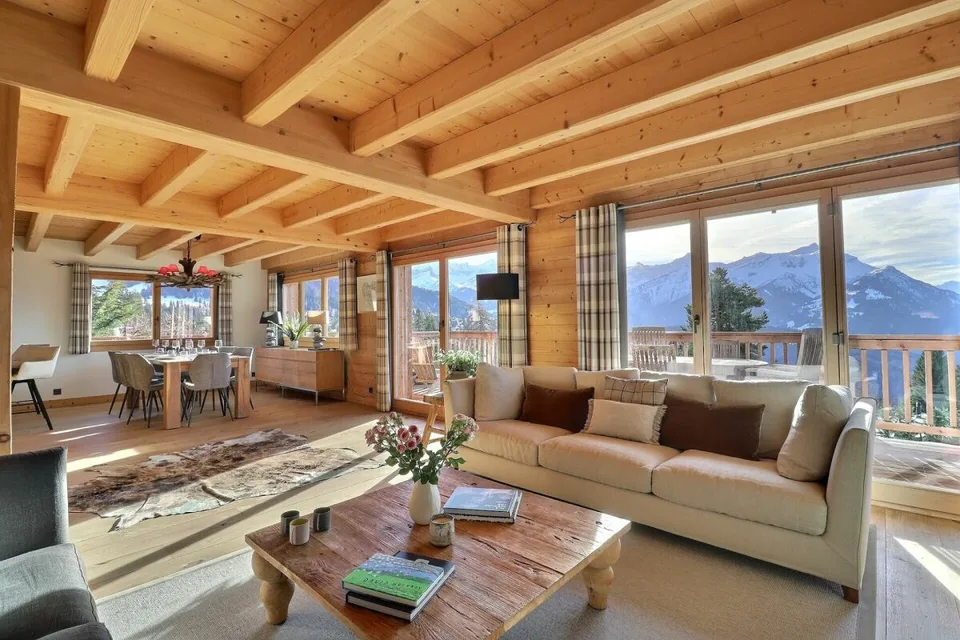 Chalet mit 8 Zimmern und Panoramablick