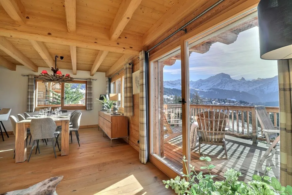 Chalet mit 8 Zimmern und Panoramablick