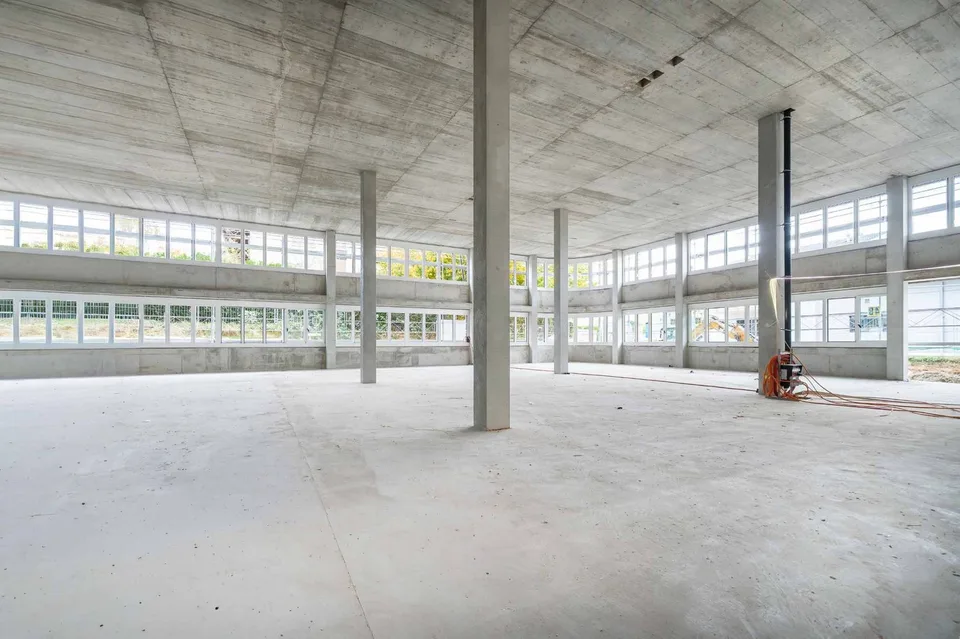 Letztes Stockwerk zum Verkauf in einem neuen Gewerbegebäude – Foto 6 von 9
