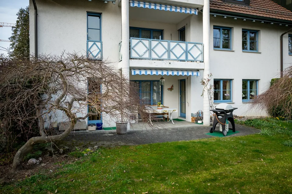 Appartement de jardin spacieux 5.5 pièces avec parking souterrain et salle de bricolage
