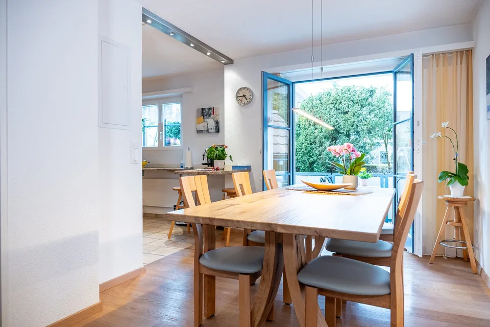 Appartement de jardin spacieux 5.5 pièces avec parking souterrain et salle de bricolage