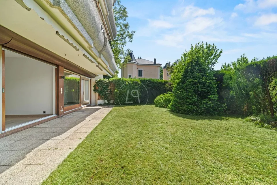 Schöner Duplex, 6,5 Zimmer, mit Schwimmbad, Garten im Herzen von Champel