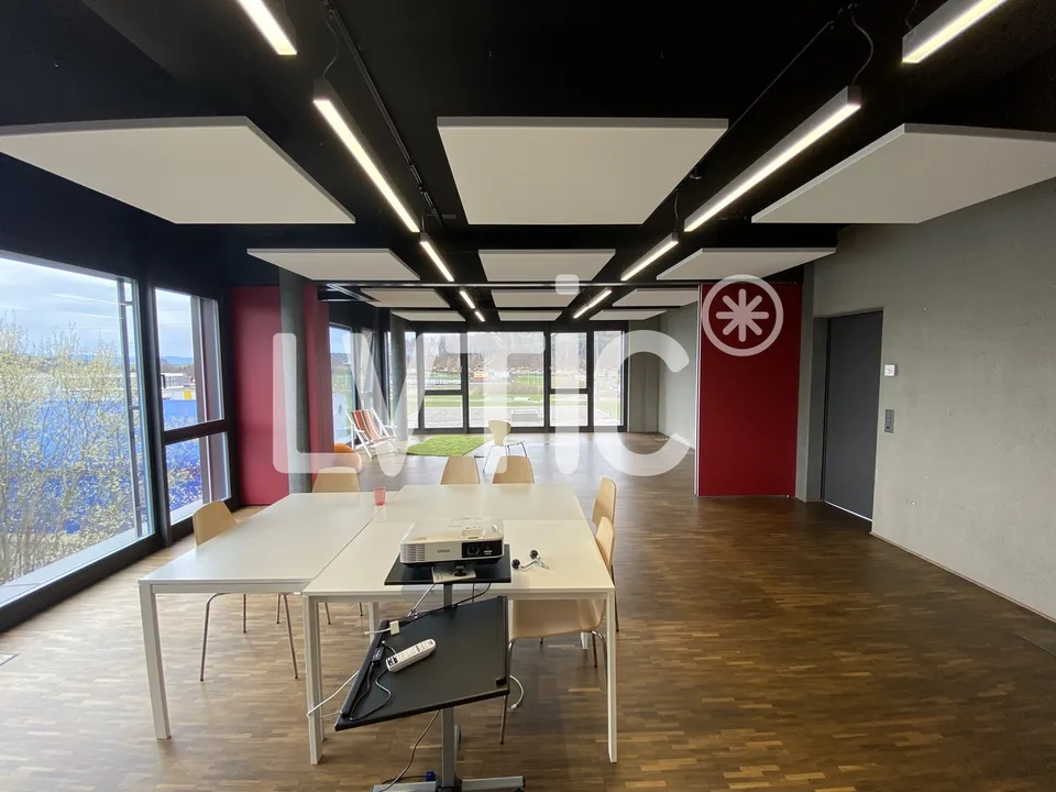 Uffici, magazzino di 1'450 m2 in vendita a Givisiez - Friburgo
