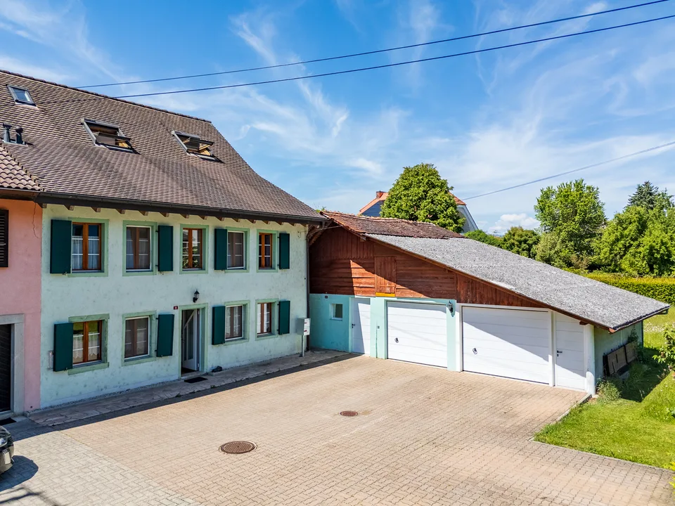 Casa di villaggio ristrutturata con 2 appartamenti