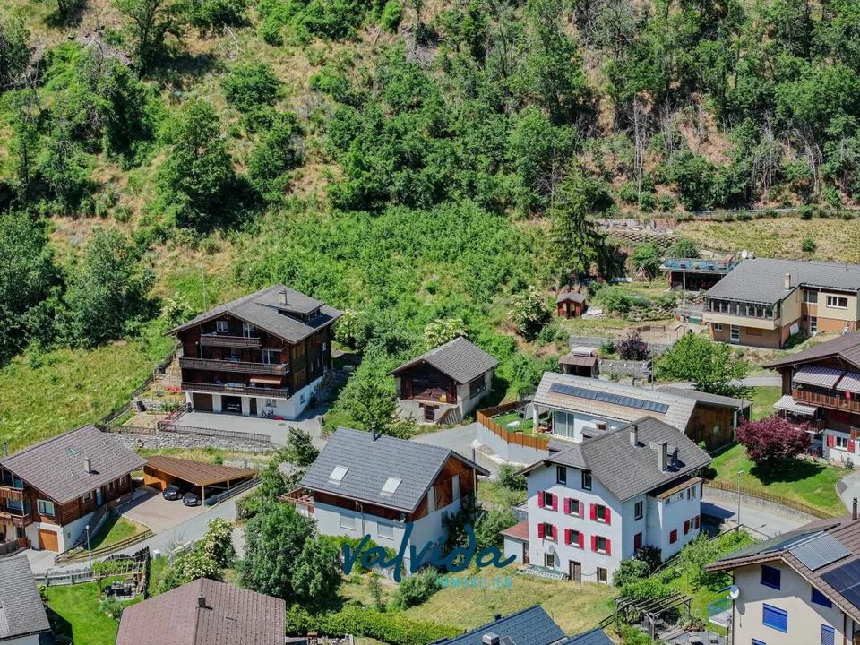 Neubauprojekt in Mörel - 2 moderne Doppeleinfamilienhäuser an zentraler und ruhiger Lage