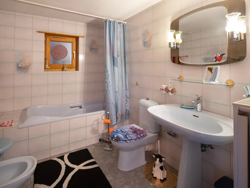 Casa di carattere con due appartamenti, garage, annessi e terrazza – foto 15 di 19
