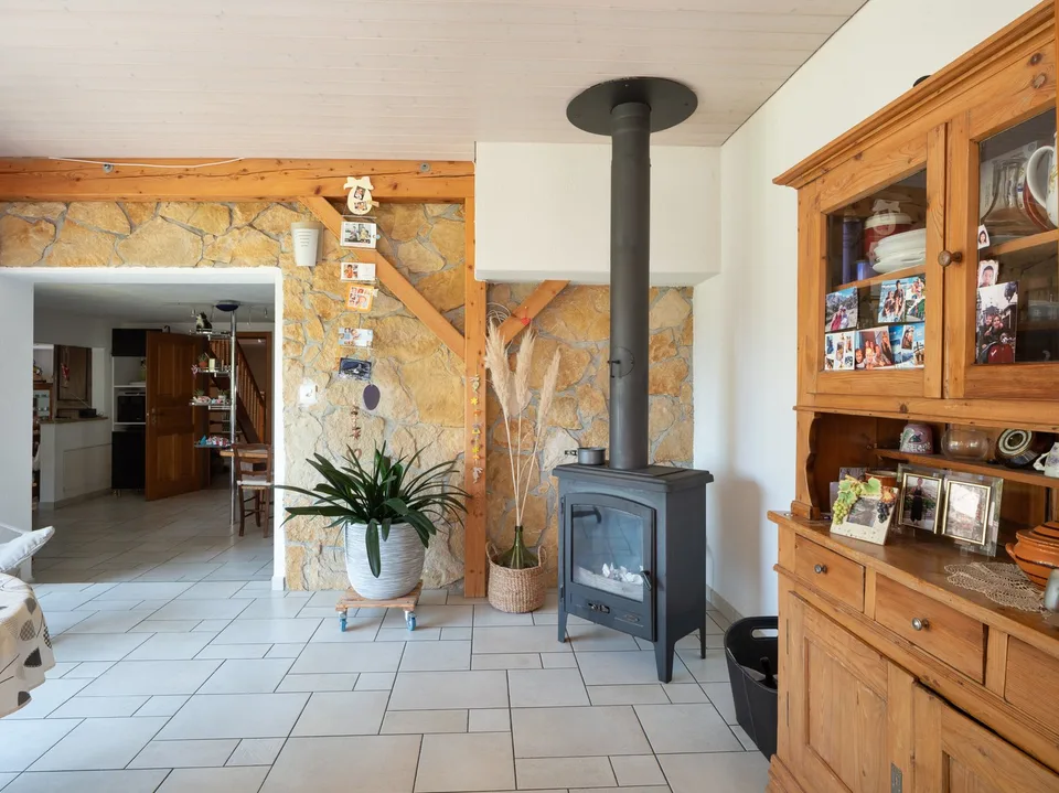Casa di carattere con due appartamenti, garage, annessi e terrazza – foto 10 di 19