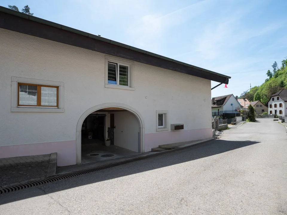 Casa di carattere con due appartamenti, garage, annessi e terrazza – foto 7 di 19