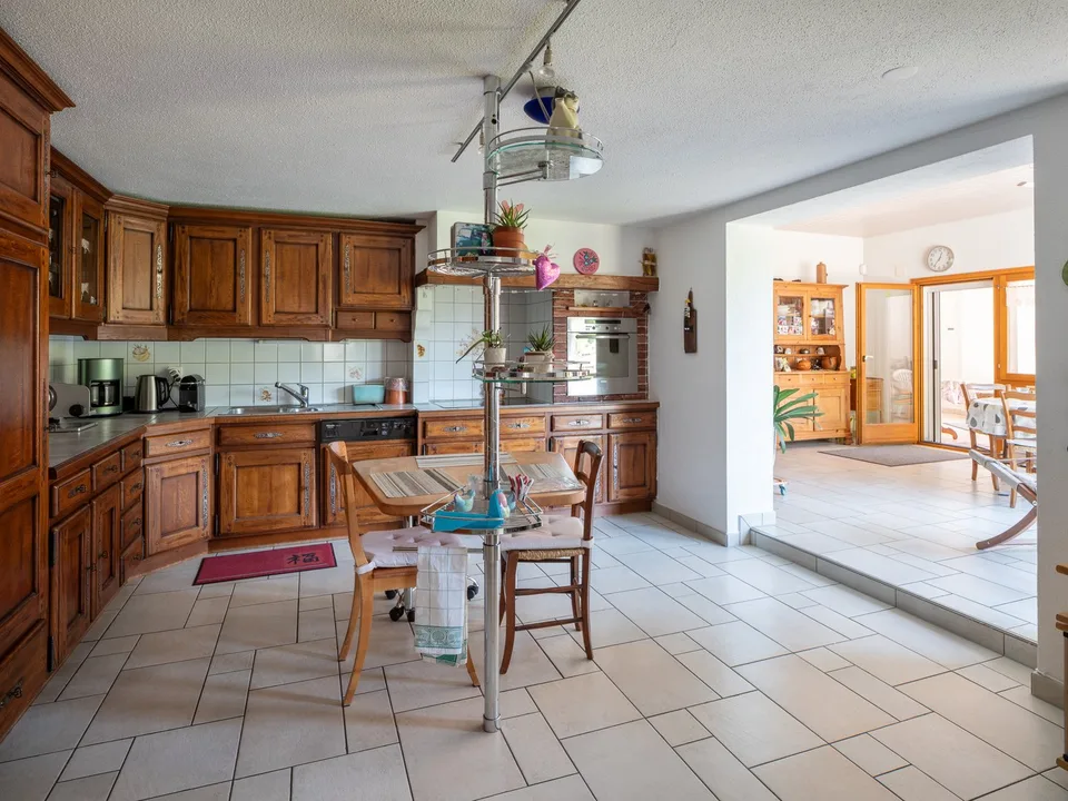 Casa di carattere con due appartamenti, garage, annessi e terrazza – foto 12 di 19