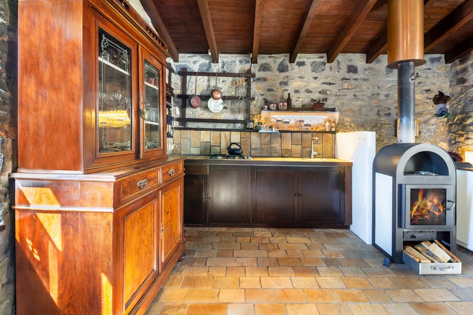 Maison rustique fascinante plongée dans la tranquillité