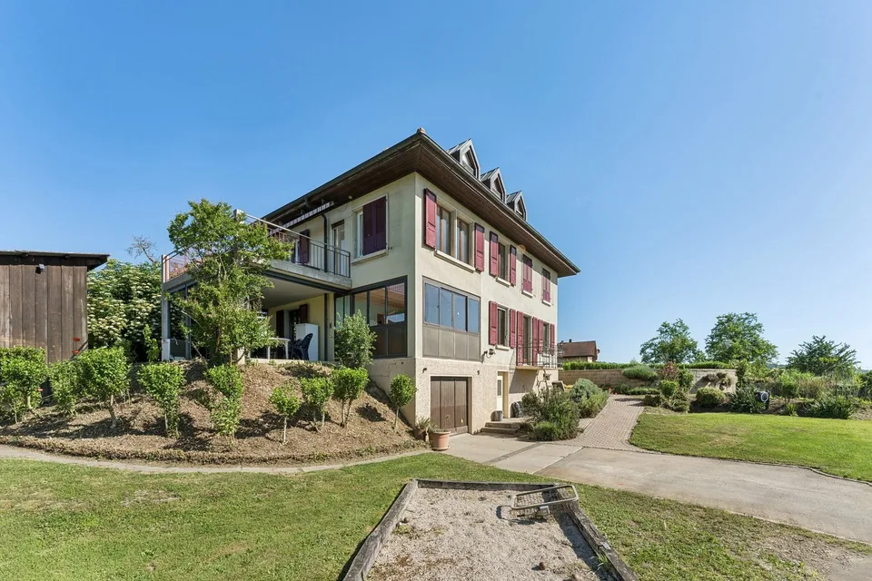 Casa da ristrutturare con grande potenziale – foto 12 di 13