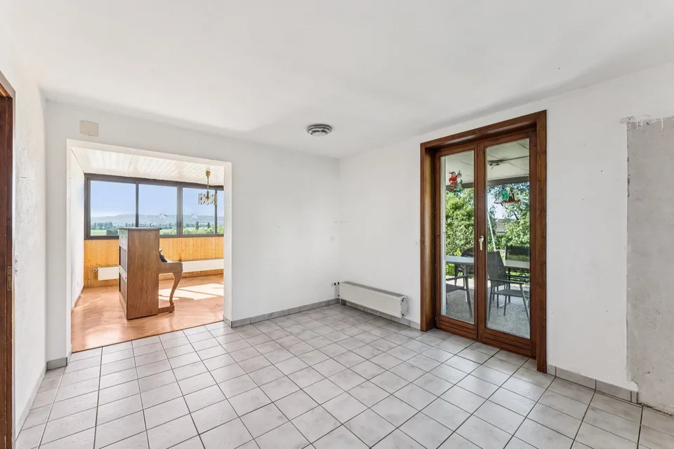 Casa da ristrutturare con grande potenziale – foto 9 di 13